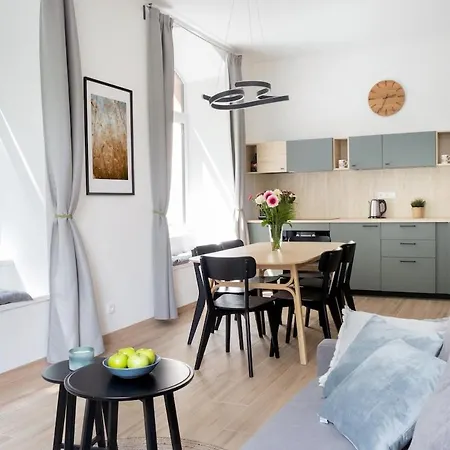 Spacious Duplex D4 Černý Dŭl