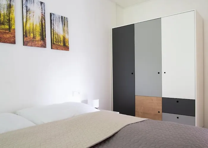 Апартаменты Spacious Duplex D4 Черный Дул