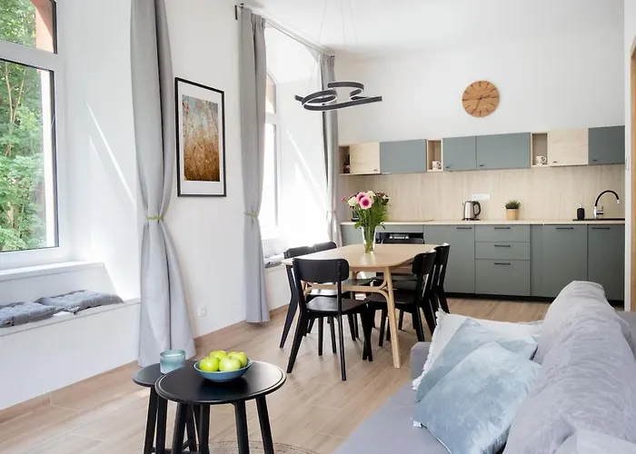 Spacious Duplex D4 Černý Dŭl